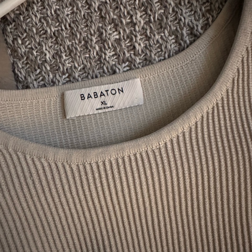 ❌SOLD❌ Babaton sculpt knit cropped longsleeve shirt - Picture 2 of 5